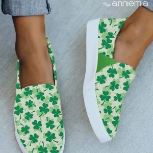 St. Patrick's Day Green Shamrock Print Canvas Flats, Sneakers&Athletic, color:Green|size:43, Noracora