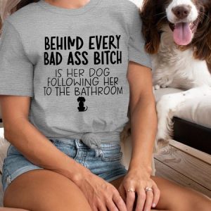 Lilicloth X Funnpaw Behind Every Bad Ass Bitch Is Her Dog Following Her To The Bathroom Women's Crew Neck Casual T-Shirt, color:Gray|size:XXL, Lilicloth.com