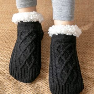 Leisure Home Coral Fleece Twist Pattern Floor Socks Pile Socks Autumn Winter Warm Thick, Socks, color:Black|size:L, JustFashionNow