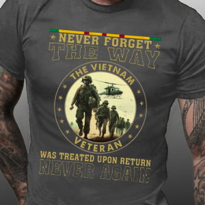 Men's Never Forget the Way The Vietnam Veteran Was Treated - Perfect Gift For Vietnam Veteran Casual Cotton Crew Neck Loose T-Shirt, T-shirts, Lilicloth.com