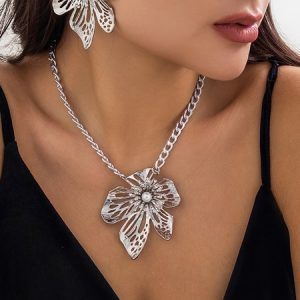 2pcs/set Exaggerated Hollow Out Flower Chain Necklace Imitation Pearls Dangle Earrings Punk Jewelry Set, Necklaces, color:Silver|size:One-size, Stylewe