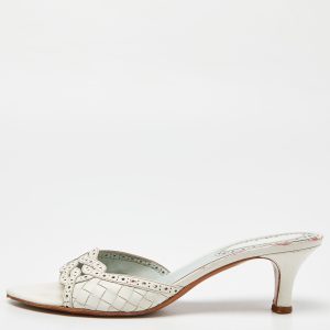 Bottega Veneta White Perforated Intrecciato Leather Slide Sandals Size 40.5, Sandals - Luxury Closet