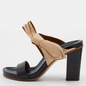 Chloe Black/Beige Leather Fod Flower Block Heel Sandals Size 40, Sandals - Luxury Closet