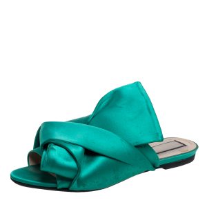 N&ordm;21 Green Satin Knot Flat Mules Size 38, Sandals - Luxury Closet