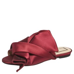 N&ordm;21 Burgundy Satin Knot Flat Mules Size 37.5, Sandals - Luxury Closet