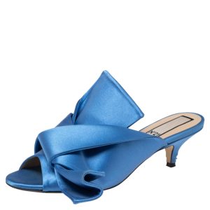 N&ordm;21 Blue Satin Raso Knot Peep Toe Kitten Heel Mules Size 36.5, Sandals - Luxury Closet