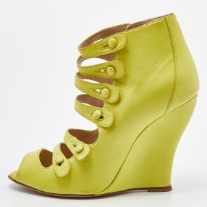 Oscar de la Renta Yellow Leather Caged Ankle Length Wedge Sandals Size 37.5, Sandals - Luxury Closet