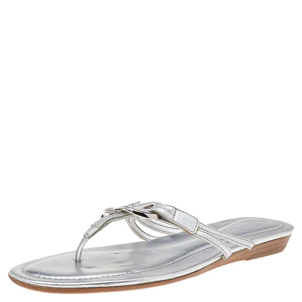 Tod's Silver Leather Thong Flat Sandals Size 38.5, Sandals - Luxury Closet