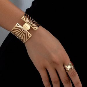 2pcs/set Minimalist Geometric Hollow Out Bangle And Ring Combination, Jewelry, color:Golden|size:One-size, Stylewe