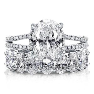 Bridal sets rings - Split Shank Oval Cut Bridal Set, Italo jewelry - Online Catalog
