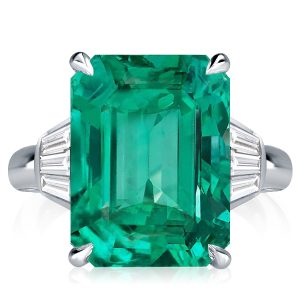 Three stone rings - Three Stone Emerald Green Engagement Ring In Sterling Silver, Three stone rings, Italo jewelry - Online Catalog