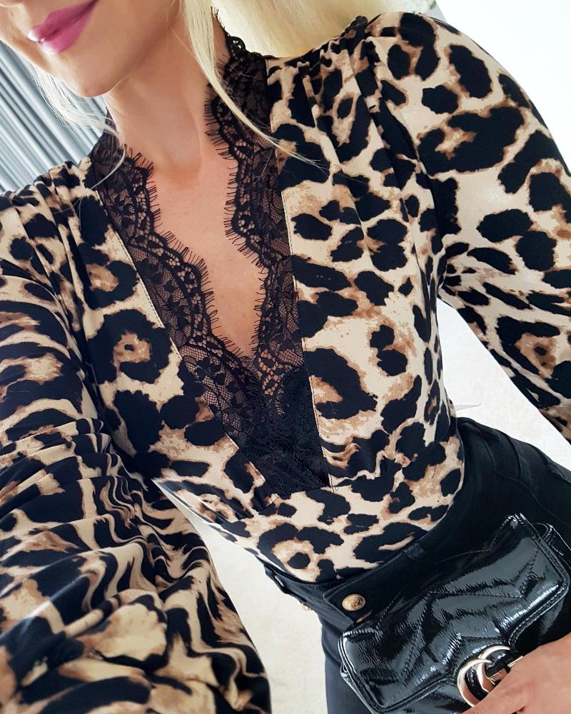 Leopard Print Deep V-Neck Long Sleeve Contrast Lace Blouse Cinched Waist Slim Fit Top, women T-shirt & Tees, ChicMe catalog