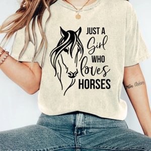 Women's Just A Girl Who Loves Horses Print Vintage Distressed Shirt, T-shirts, Lilicloth.com