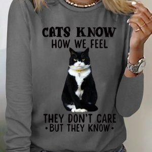 Women's Funny Cat Simple Crew Neck Cotton-Blend Top, Long sleeves, Lilicloth.com
