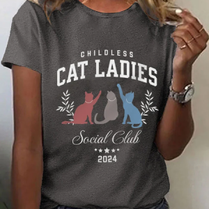 Women's Childless Cat Lady Print Crew Neck T-Shirt, T-shirts, Lilicloth.com