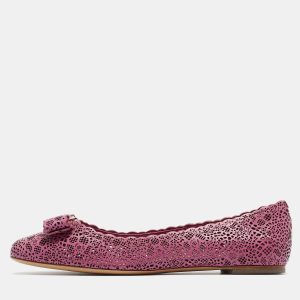 Salvatore Ferragamo Pink Leather Lasercut vara Ballet Flats Size 40.5, Flats - Luxury Closet catalog