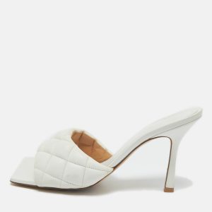 Bottega Veneta White Quilted Leather Lido Slide Sandals Size 40.5, Sandals - Luxury Closet catalog