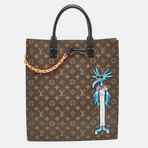 Louis Vuitton Moogram Canvas Cartoon LV Friends Sac Plat Bag, Tote Handbags - Luxury Closet catalog