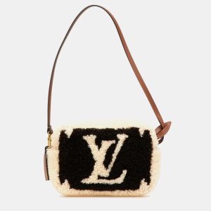 Louis Vuitton Monogram Teddy Beach Pouch Bag, Tote Handbags - Luxury Closet catalog