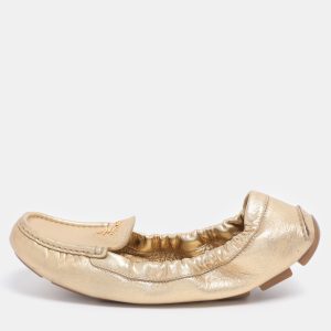Prada Gold Leather Scrunch Slip On Loafers Size 39, Loafers & Slip-Ons - Luxury Closet catalog
