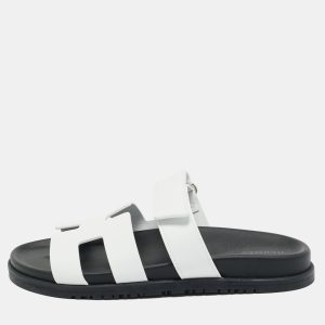 Herm&egrave;s Chypre Size 38.5 White Leather Flat Sandals, Sandals - Luxury Closet
