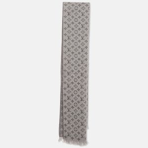 Louis Vuitton Grey Monogram Wool Classic Scarf, Scarves & Shawls - Luxury Closet
