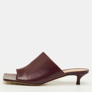 Bottega Veneta Stretch Size 39 Burgundy Leather Kitten Heel Mules, Sandals - Luxury Closet