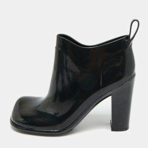 Bottega Veneta Size 38 Black Rubber Ankle Boots, Boots - Luxury Closet