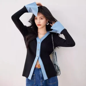 Design sense contrasting color V-neck knitted K cardigan spring slim fit flared sleeves comfortable versatile temperament top - AliExpress Sweaters&Jumpers
