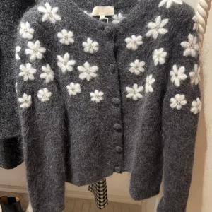 ay Flower Embroidery Sequin Heart Knitted Sweater Women's Long Sve Open Cardigan Sle Camere Knitted Top by HEIDD - AliExpress Sweaters&Jumpers