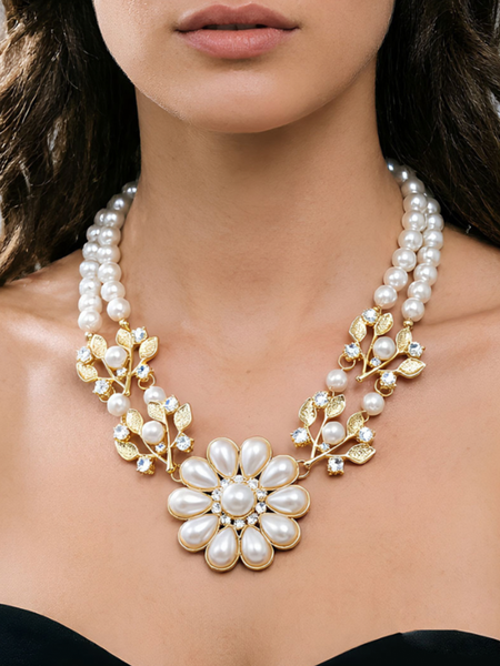 Stylish Rhinestone Leaf and Flower Pendant Necklace, Necklaces, color:Golden|size:One-size, Stylewe