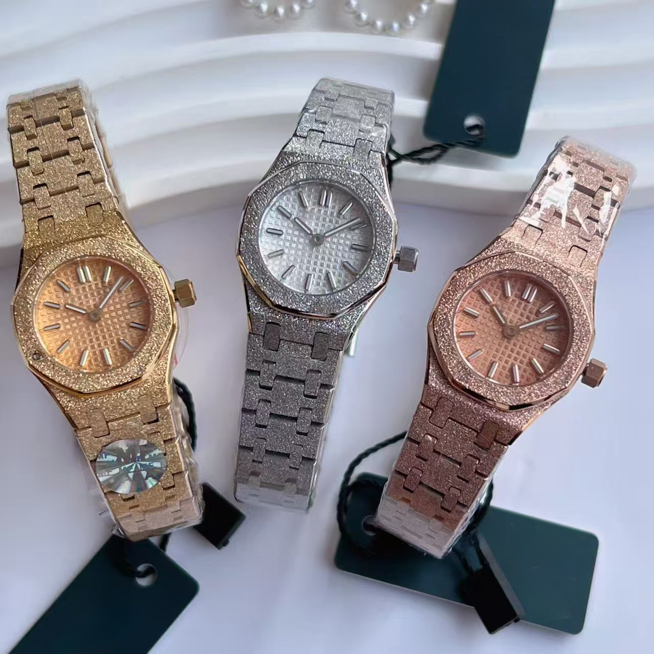 Women's watch Luxury ladies' watch 23mm mini Checkered dial Hexagonal stainless steel case New fashionable sporty style Quartz movement Butterfly buckle