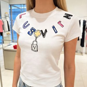 Designer women's T-shirt, fashionable and casual letter print 5D multi-functional style, suitable for daily outings and casual commutes. 11 colors