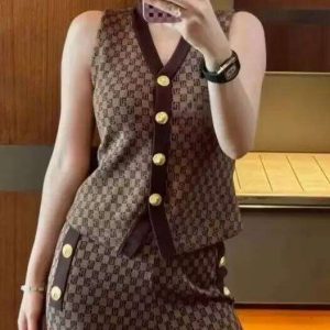 High-End Small Fragrance Style Retro Jacquard Women's Sleeveless Knitted Vest Metal Button Wide-Leg Pants Two-Piece Set