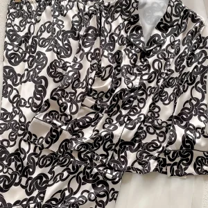 New Geometric Black and White Printed Pajama Long Sleeve Home Clothes Set 100%  Silk Home Clothes - AliExpress Women's Sleep & Lounge