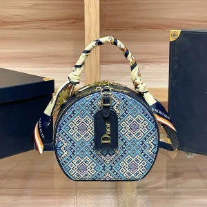 CHEN DIAOLUN Luxury Women's Handbag Creative Designer Fashion Round Shoulder Bag Small Soft Microfiberleather Butterfly Сумка 가방 - AliExpress Women's Handbags