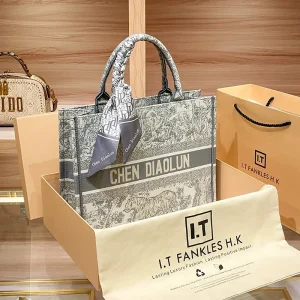 Super fire handbag 2025 new high-end sense large-capacity tote shopping commuter bag - AliExpress Women's Handbags