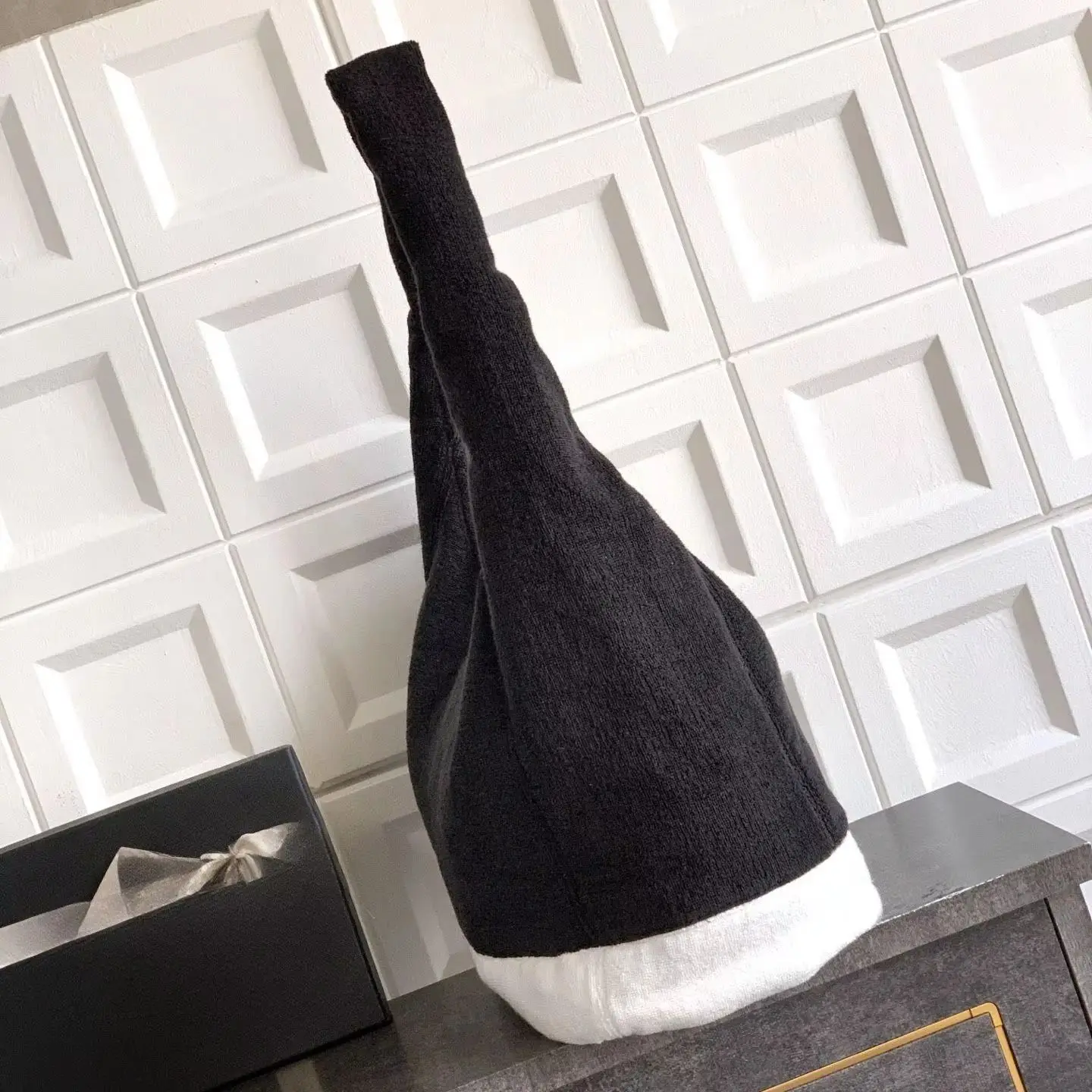 Black and white color-blocked terry cloth shoulder bag, large U-shaped top handle, comes with a matching small pouch. - AliExpress Women's Handbags