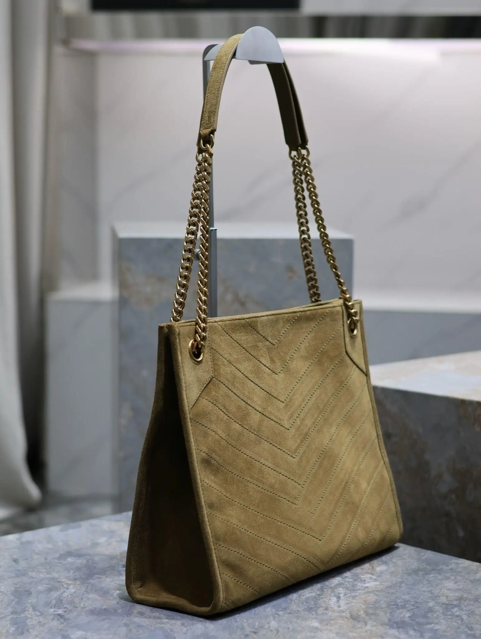 Olive Green Suede Chevron V-Stitch Quilted Tote Bag, Oversized Soft Shoulder Crossbody with Vintage Gold Interwoven Chain, Luxury Designer Inspired Autumn Work Handbag - AliExpress Women's Handbags