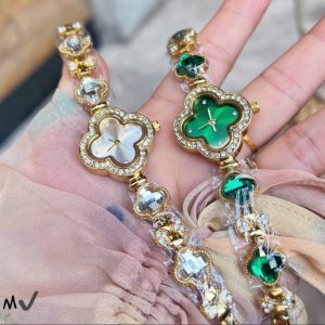 Fashion Versatile Women Four Leaf Clover Bracelet Watch Popular Quartz Diamond Fashion Green Watch Designer Casual Wristwatch #022