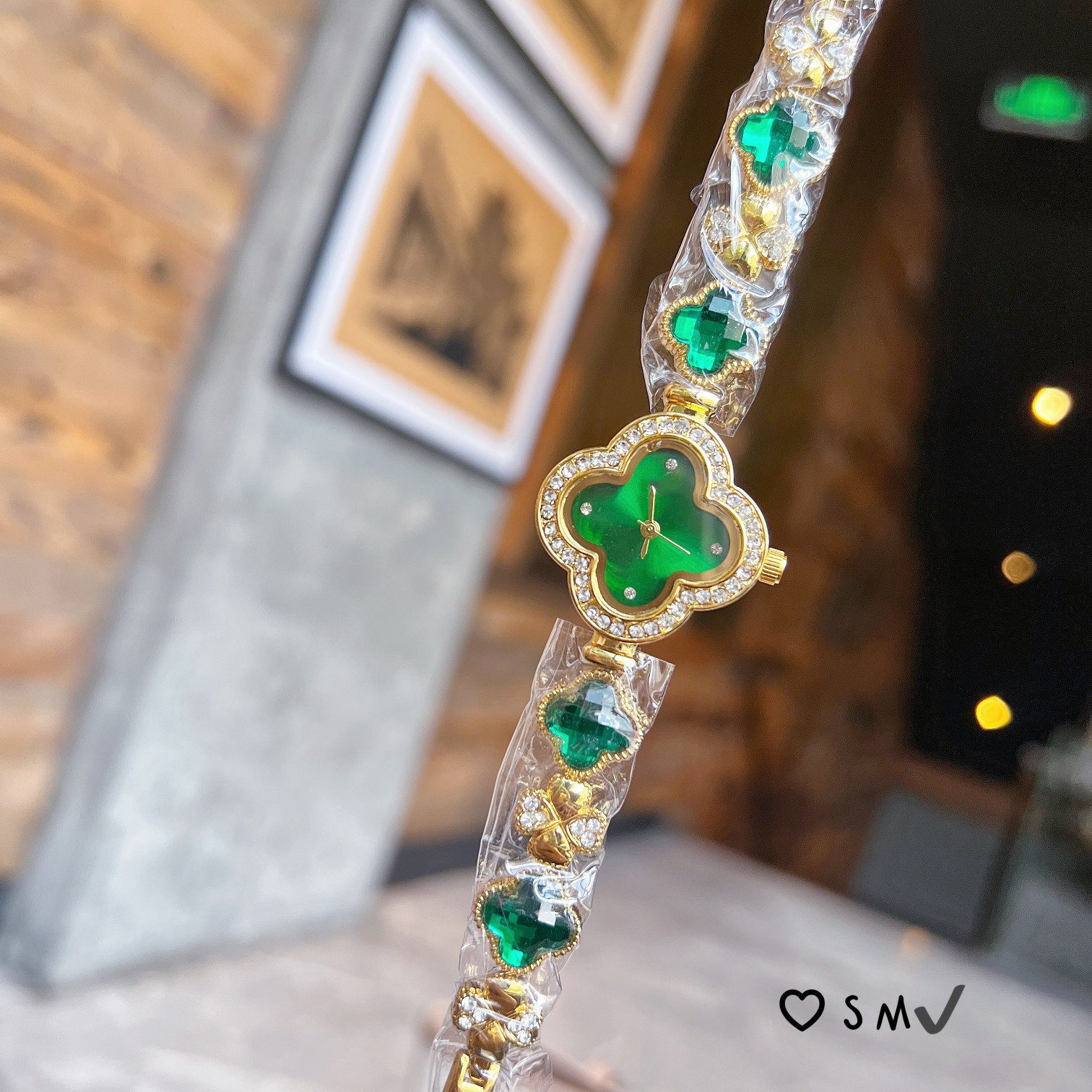 Fashion Versatile Women Four Leaf Clover Bracelet Watch Popular Quartz Diamond Fashion Green Watch Designer Casual Wristwatch #598