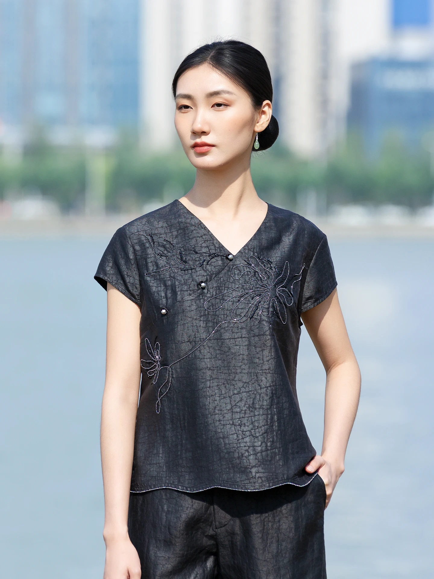 Slim Fit Silk ort Sve Embroidered V-Ne Top for Women Summer Faionable Chinese Sle Bai Da Match All Sle Pearls Di... - AliExpress Shirts & Blouses